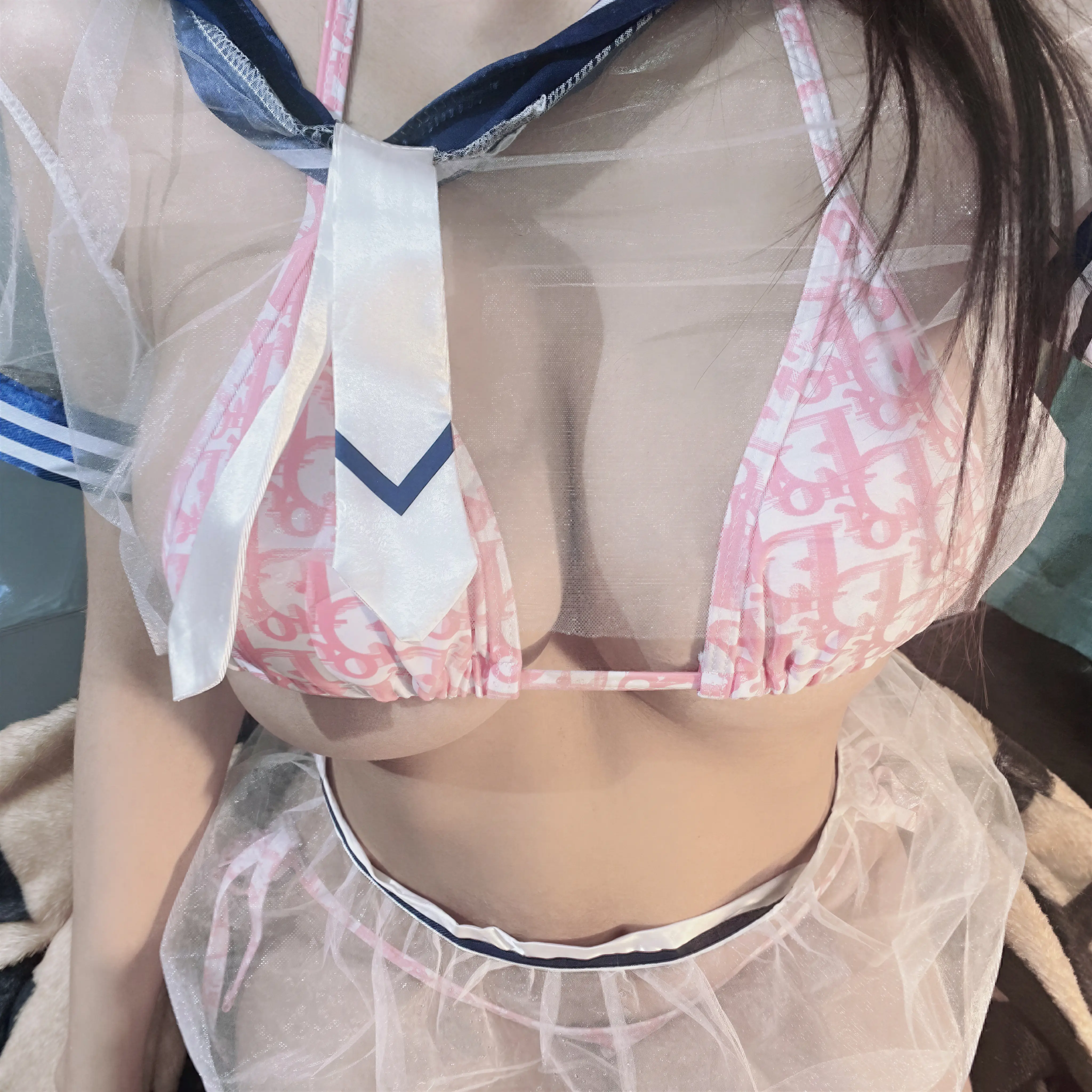 兔宝妮to – 不甘寂寞的小少女白丝水手服 25P